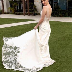 Extra Long Train Fit & Flare Style Wedding Dress